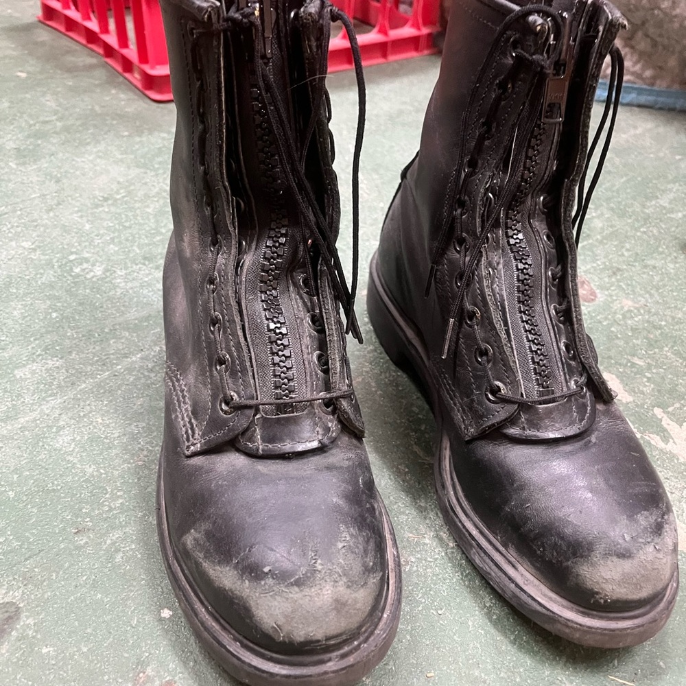 RARE Incredible zipper front Red Wings!!!